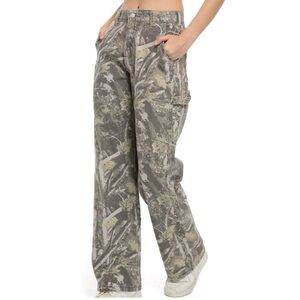 PinkyMoor NWT Viral Tik Tok Camouflage Wide Leg Cargo Pants XS